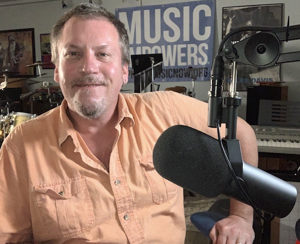 Tom in Studio